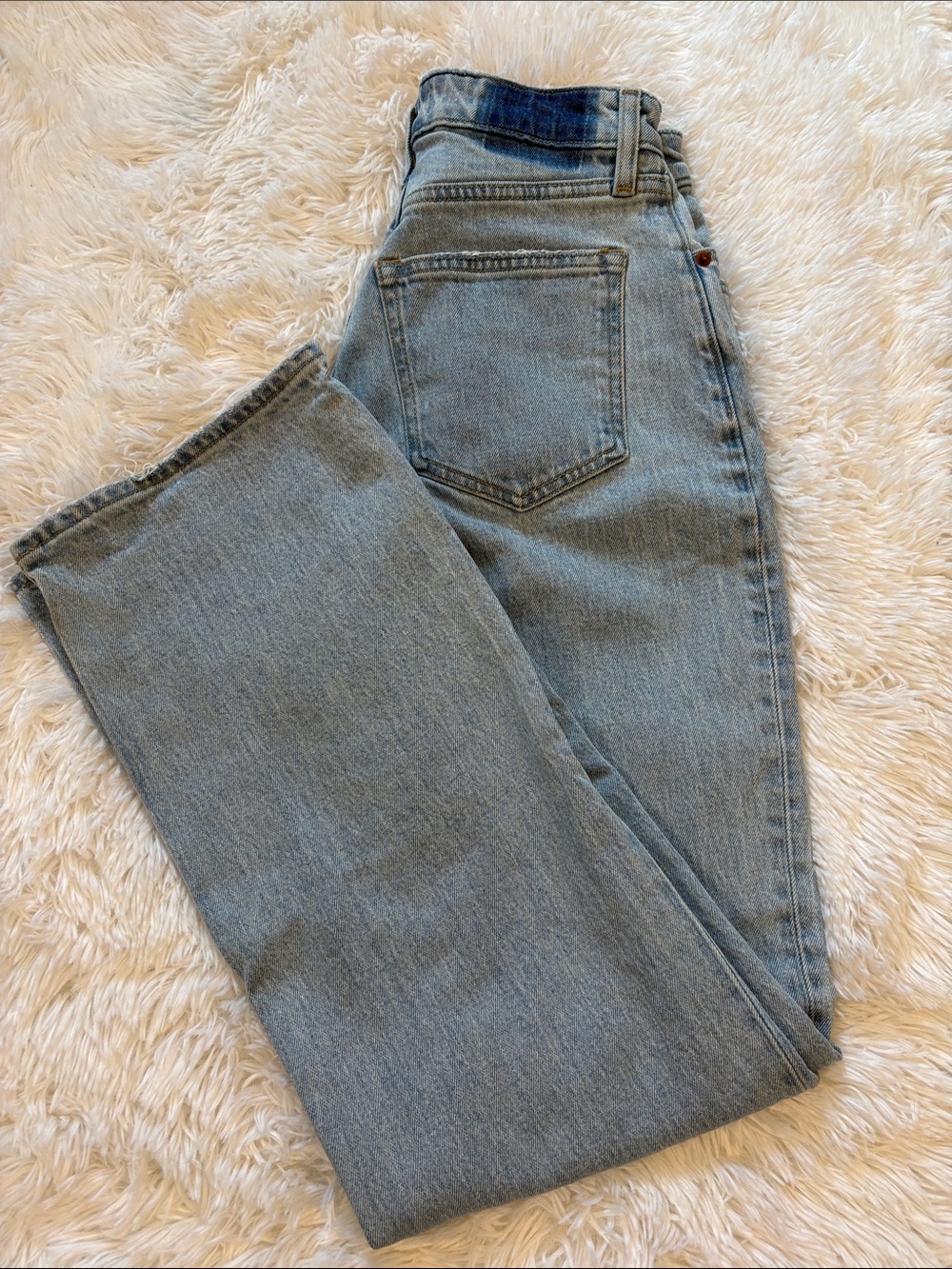 Abercrombie Curve Love The ‘90s Relaxed Jean High-Rise - Light Wash